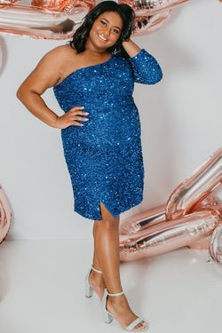 Style SC8112 Sydney's Closet Blue Size 32 Jewelled Plus Size Cocktail Dress on Queenly
