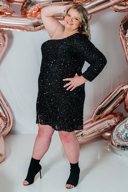 Style SC8112 Sydney's Closet Black Size 18 Jewelled Mini Plus Size Cocktail Dress on Queenly