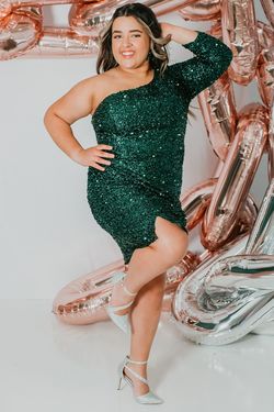 Style SC8112 Sydney's Closet Green Size 20 Jewelled Mini Plus Size Cocktail Dress on Queenly