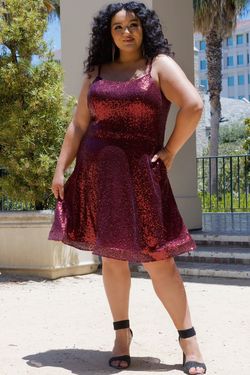 Style SC8122 Sydney's Closet Red Size 28 Burgundy Sequin Cocktail Dress on Queenly
