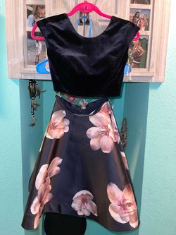 Blush Blue Size 2 Floral Midi Cocktail Dress on Queenly