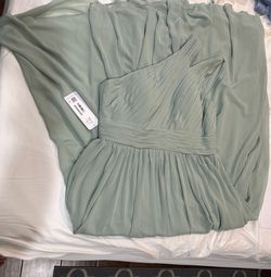Azazie Green Size 14 Plus Size Straight Dress on Queenly