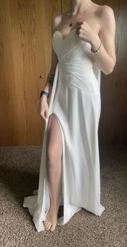 Faviana White Size 4 Floor Length Side slit Dress on Queenly