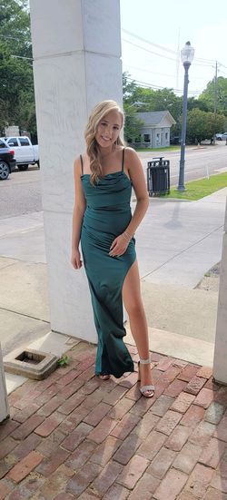 Windsor Green Size 2 Homecoming Medium Height Floor Length Side slit Dress on Queenly
