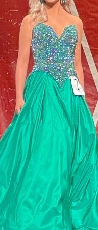 Sherri Hill Green Size 4 50 Off Floor Length 70 Off Train Dress on Queenly