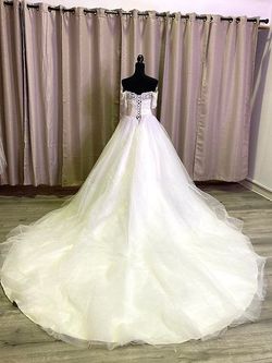 Style SA18 Custom White Size 4 Ivory Cotillion Ball gown on Queenly