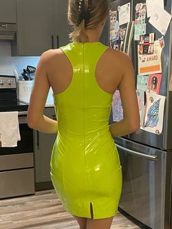 Green Size 00 Cocktail Dress on Queenly