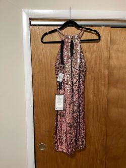 Sequin Hearts Pink Size 4 Summer Cocktail Dress on Queenly
