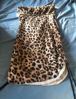 Guess Nude Size 6 Euphoria Midi Cocktail Dress on Queenly