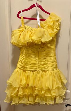 Sherri Hill Yellow Size 0 Midi Homecoming Cocktail Dress on Queenly