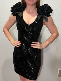 Johnathan Kayne Black Size 2 Midi Cocktail Dress on Queenly
