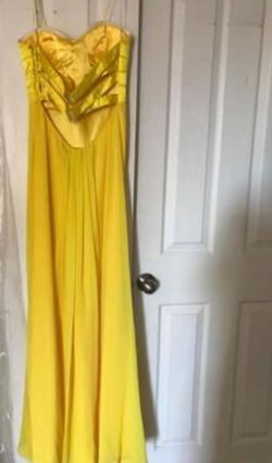 La Femme Yellow Size 10 Floor Length Wedding Guest Black Tie Ball gown on Queenly