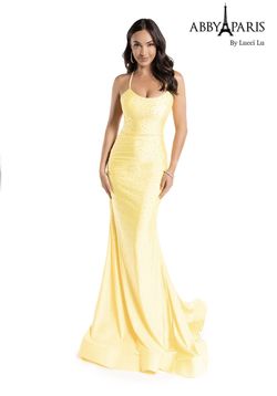Style Bergen Lucci Lu Yellow Size 2 Floor Length Shiny Corset Straight Dress on Queenly