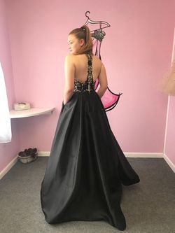 Sherri Hill Black Tie Size 4 Floor Length Prom Pageant Ball gown on Queenly