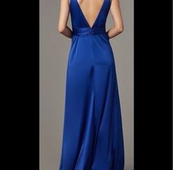 Luxxel Blue Size 2 Floor Length V Neck Prom Straight Dress on Queenly