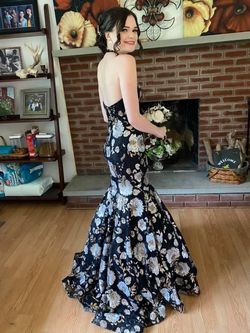 Tiffany Designs Black Size 0 Prom Floor Length Train Dress on Queenly