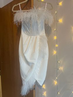Club London White Size 2 Pageant Sunday Feather Midi Cocktail Dress on Queenly