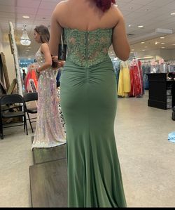 La Femme Green Size 8 Pageant Mermaid Dress on Queenly