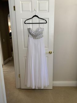Madison James White Size 6 Sweetheart Floor Length Cotillion Ball gown on Queenly