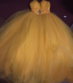 joli prom Yellow Size 0 Quinceanera Floor Length Ball gown on Queenly