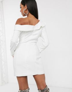 Lavish Alice White Size 12 Midi Cocktail Dress on Queenly