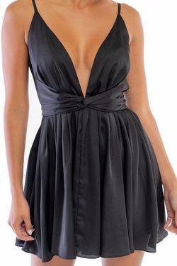 Style LD5458 Luxxel Black Size 2 V Neck Tall Height Cocktail Dress on Queenly