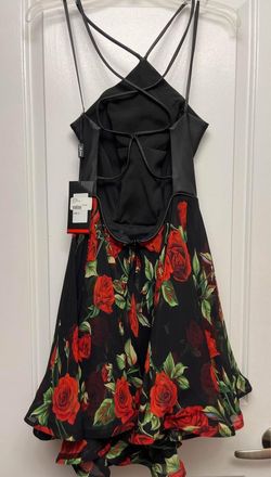 La Femme Black Size 4 Free Shipping Midi 50 Off Cocktail Dress on Queenly