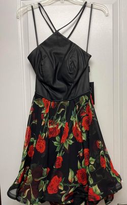 La Femme Black Size 4 Free Shipping Midi 50 Off Cocktail Dress on Queenly
