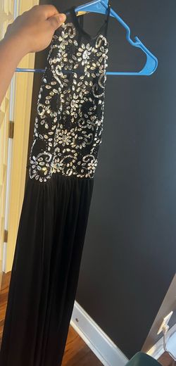 Windsor Black Size 4 Floor Length Prom A-line Dress on Queenly