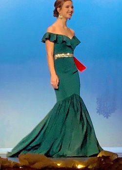 Style -1 Green Size 8 Mermaid Dress on Queenly