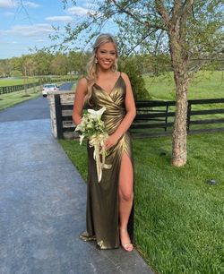 Jovani Gold Size 4 Prom Straight Dress on Queenly