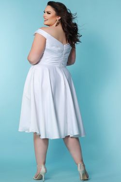 Style SC5302 Sydney's Closet White Size 24 Silk Plus Size Pockets Cocktail Dress on Queenly
