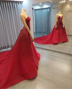 Julio Gonzalez Red Size 0 Plunge Prom Floor Length Train Dress on Queenly