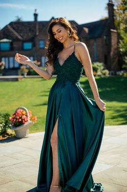 Style S10400 Faviana Green Size 0 Tall Height Floor Length A-line Dress on Queenly