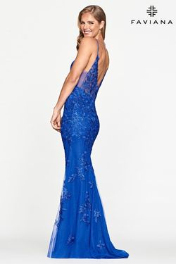 Style S10509 Faviana Royal Blue Size 16 V Neck Lace Mermaid Dress on Queenly