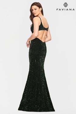 Style S10817 Faviana Green Size 0 S10817 V Neck Sequined Mermaid Dress on Queenly