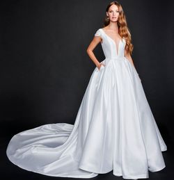 Style 3220 Nina Canacci White Size 16 Prom Sleeves Train Ball gown on Queenly