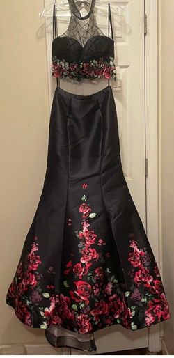 Madison James Black Size 2 Jewelled Floral Mermaid Dress on Queenly