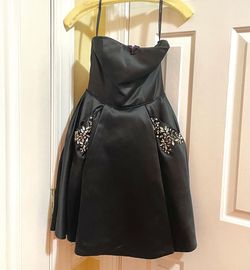 Sherri Hill Black Size 0 Midi Cocktail Dress on Queenly