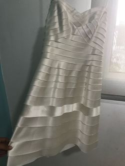 BCBG White Size 0 Ball gown on Queenly