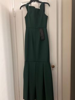 BCBGMAXAZRIA Green Size 0 V Neck Straight Dress on Queenly