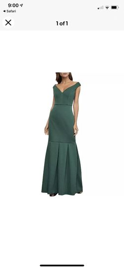 BCBGMAXAZRIA Green Size 0 V Neck Straight Dress on Queenly