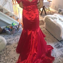 Mac Duggal Red Size 4 Floor Length Mermaid Dress on Queenly