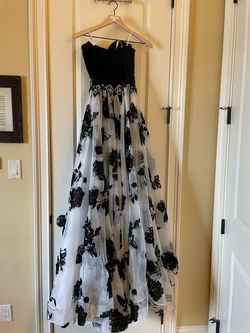 Mac Duggal Black Size 4 Short Height 50 Off Prom Train Dress on Queenly