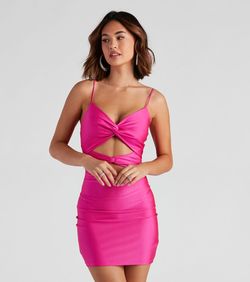 Style 05103-4404 Windsor Pink Size 8 V Neck Mini Homecoming Cocktail Dress on Queenly