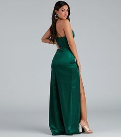 Style 05002-0051 Windsor Green Size 0 Floor Length Side slit Dress on Queenly