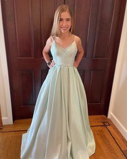 Sherri Hill Light Green Size 4 Pageant Medium Height Ball gown on Queenly