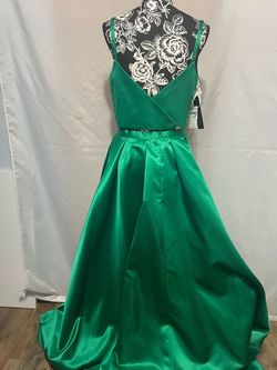 Sherri Hill Green Size 12 Two Piece Black Tie 70 Off Floor Length Ball gown on Queenly