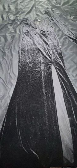 Black Size 8 Side slit Dress on Queenly