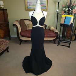 Terani Couture  Black Size 0 Terani Couture Floor Length Halter Straight Dress on Queenly